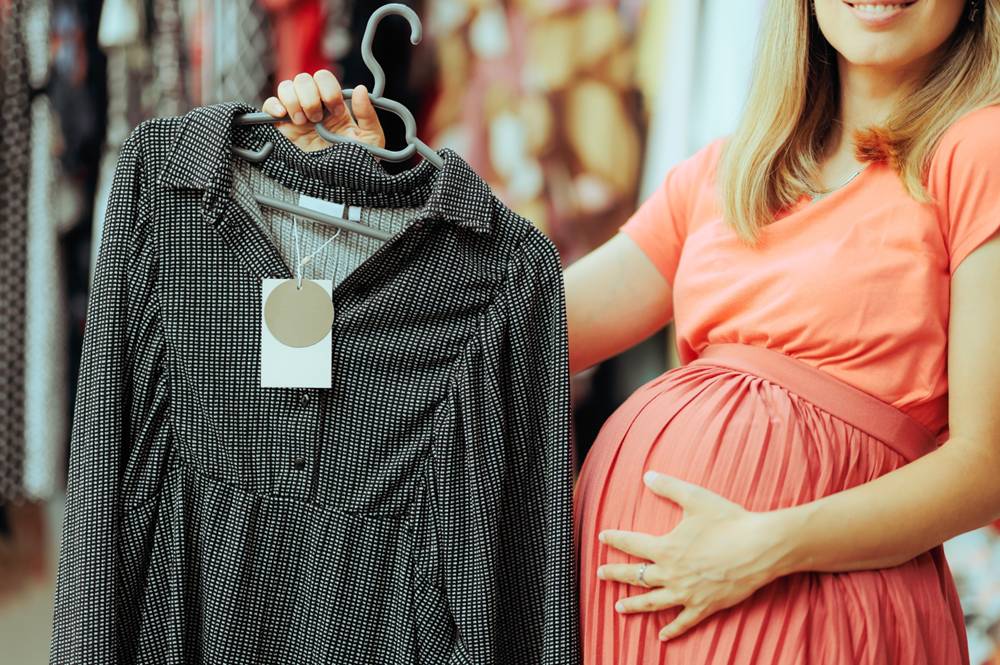 CHOOSING PREGNANCY CLOTHING