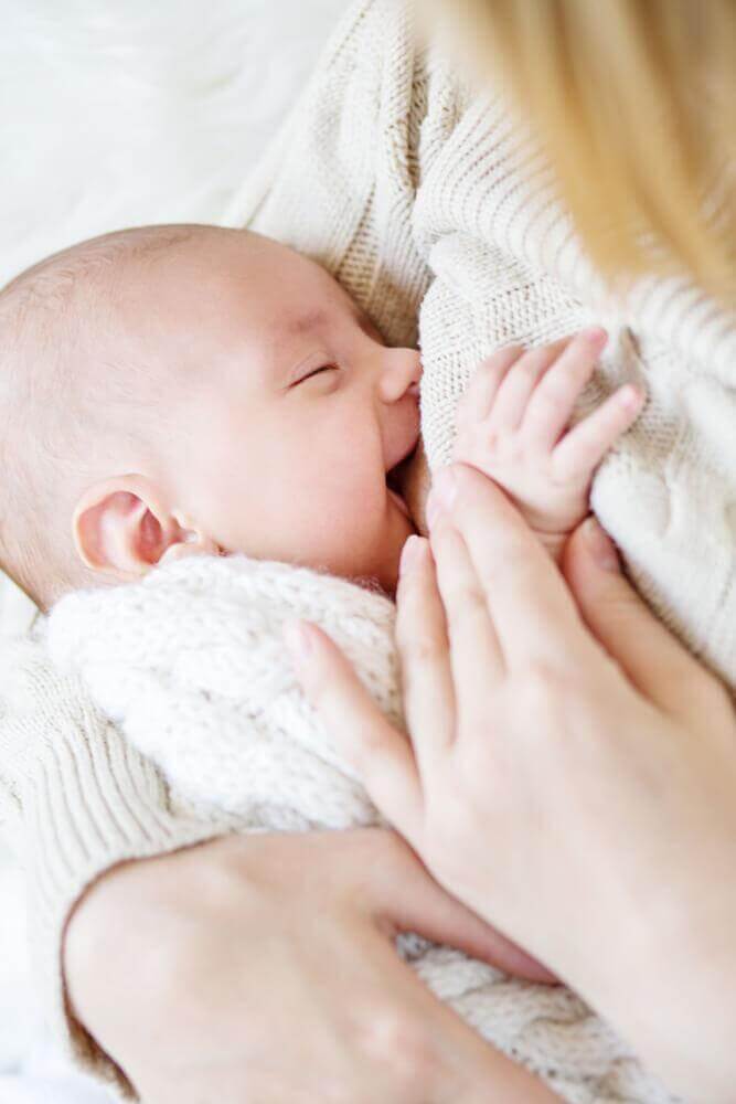 THE FINE POINTS OF BREASTFEEDING YOUR BABY ON A TRIP	